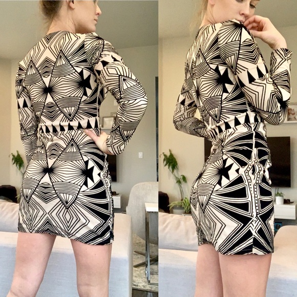 ❗️SALE❗️ Geometric Mini Dress - Picture 2 of 4